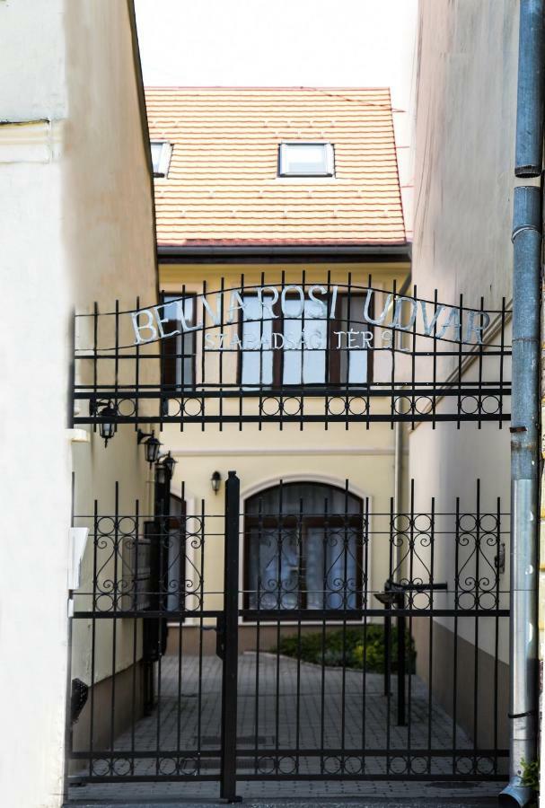 Centrum Apartman Cegléd 外观 照片